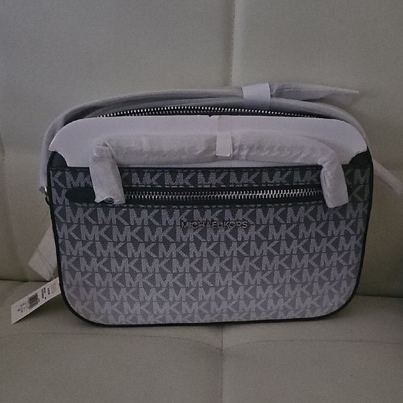 Michael Kors Blue Ombre Jet Set Bag - Picture 1 of 10